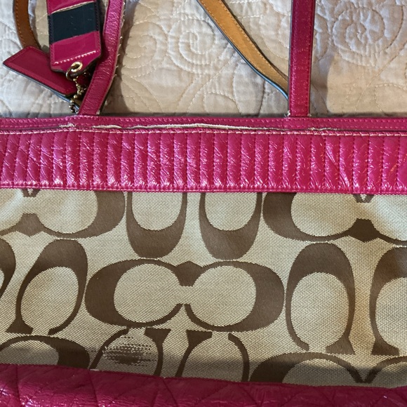 COACH Hot Pink and Tan Quilted Signature with two Hangtags Keychain - Picture 16 of 16